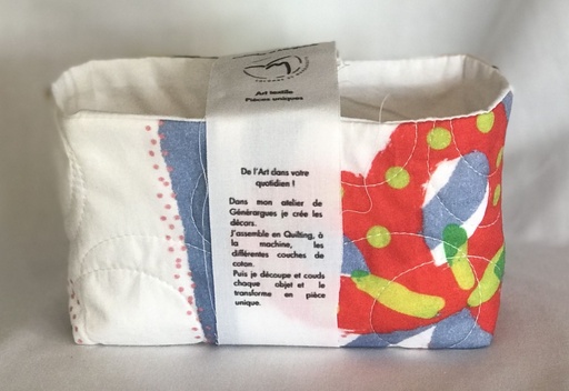 Panier motif "chemin bleu" garni de 5 lingettes - Motifs et matelassage exclusifs